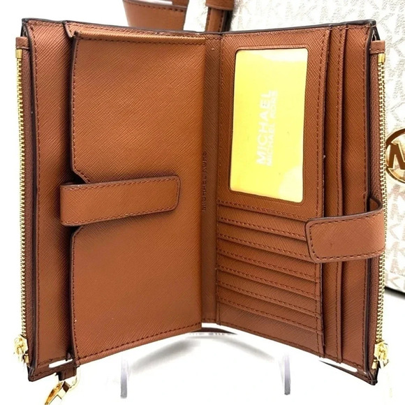 Michael Kors Large Charlotte Tote Bag & Large Double Zip Wallet Vanilla/Brown - Picture 13 of 14